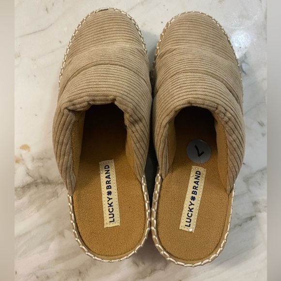 Súper confortable shoes lucky brand size 7 - Picture 1 of 7